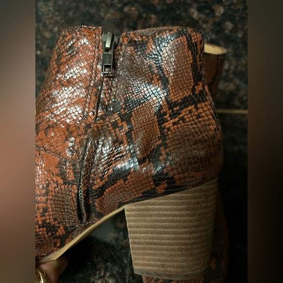 MADEWELL The Rosie Ankle Boot in Snake Embossed Leather 9.5 - Picture 9 of 17